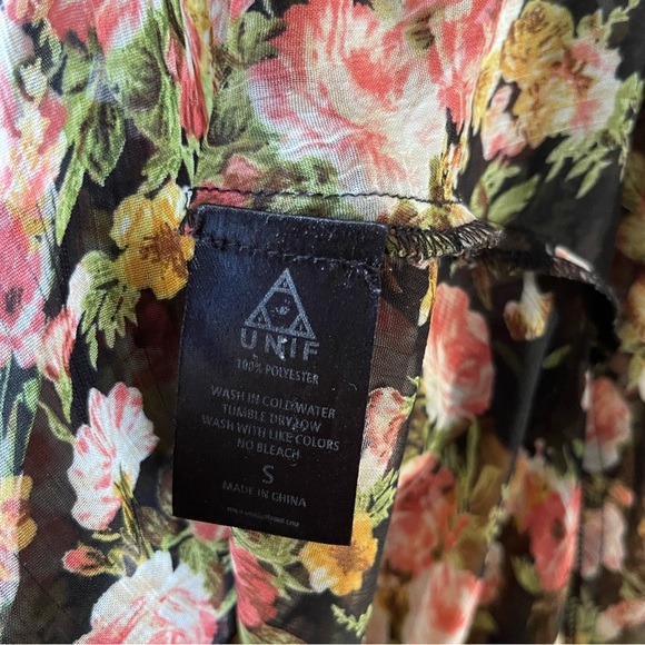 Unif high low floral camisole - Picture 11 of 14